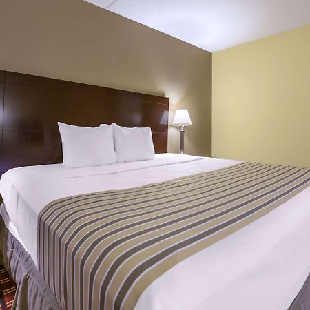 Econo Lodge Inn & Suites Triadelphia - Wheeling Zewnętrze zdjęcie