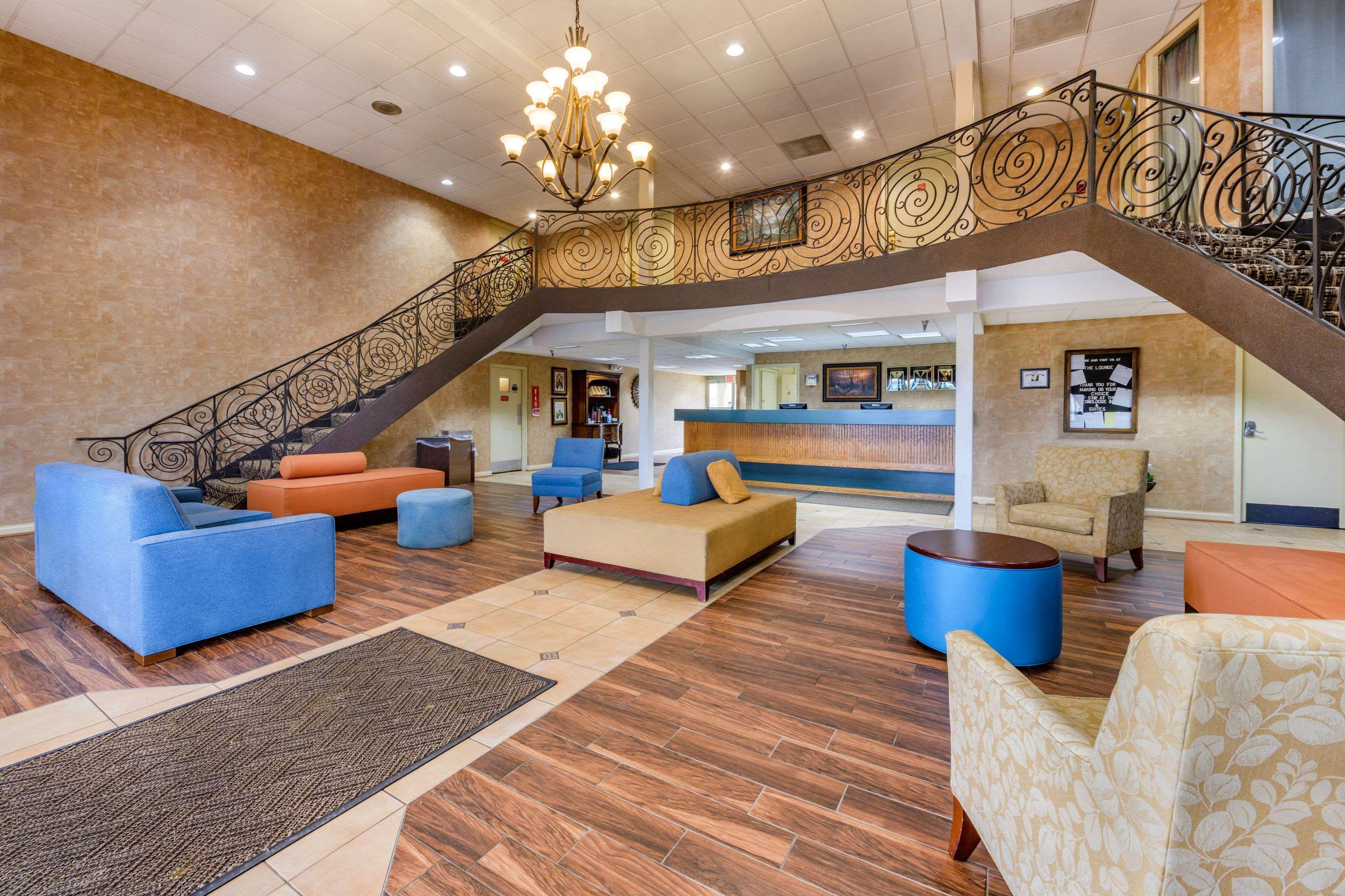Econo Lodge Inn & Suites Triadelphia - Wheeling Zewnętrze zdjęcie
