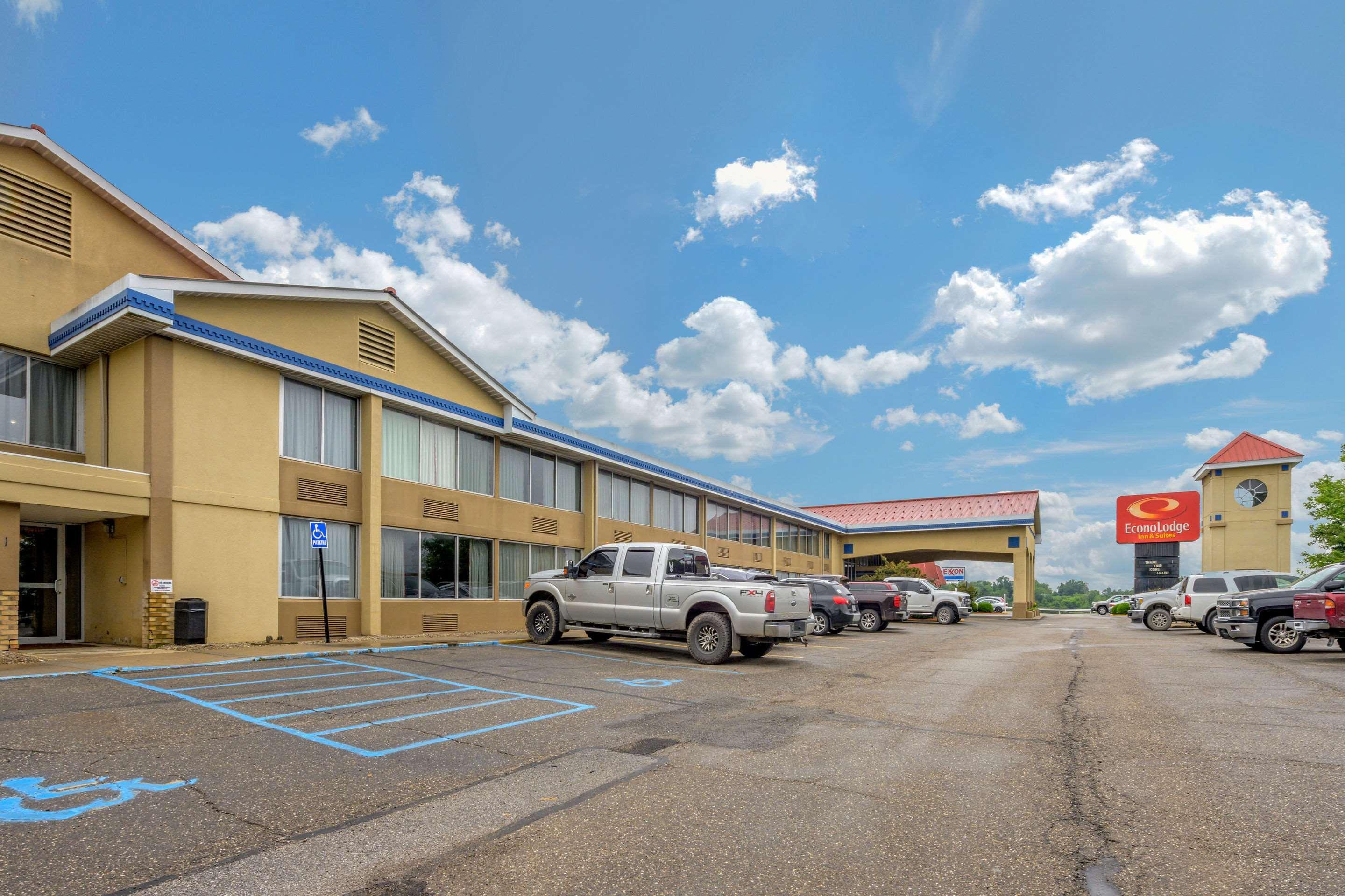 Econo Lodge Inn & Suites Triadelphia - Wheeling Zewnętrze zdjęcie