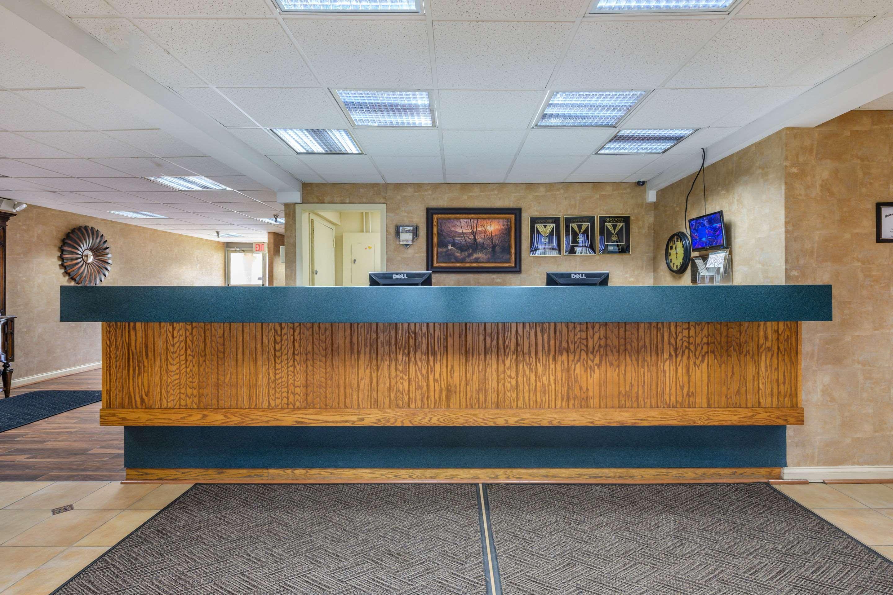 Econo Lodge Inn & Suites Triadelphia - Wheeling Zewnętrze zdjęcie