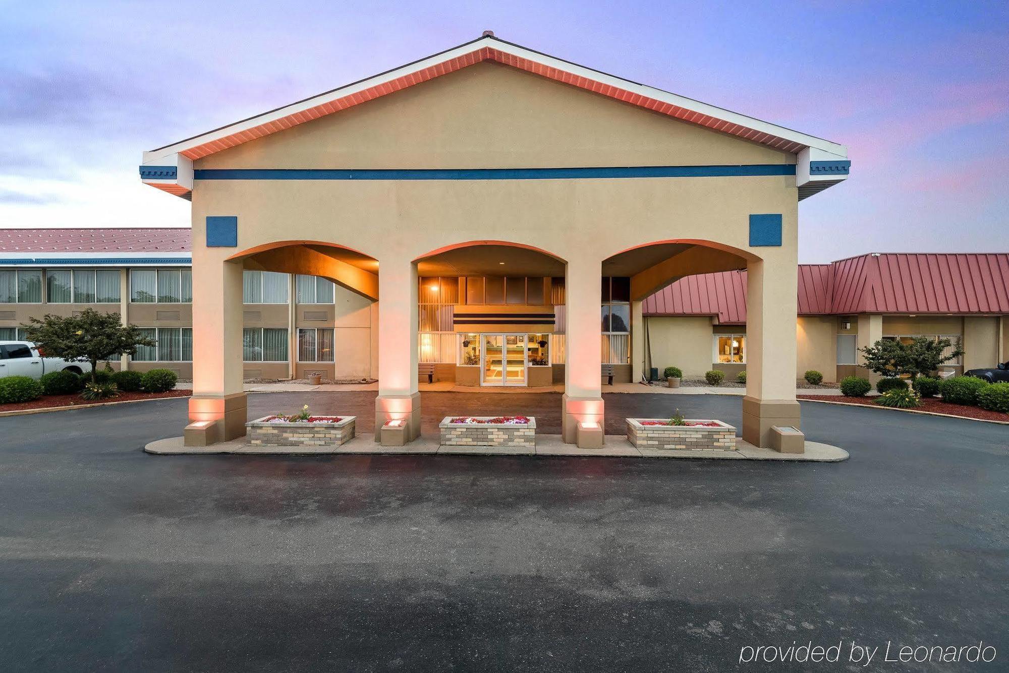 Econo Lodge Inn & Suites Triadelphia - Wheeling Zewnętrze zdjęcie