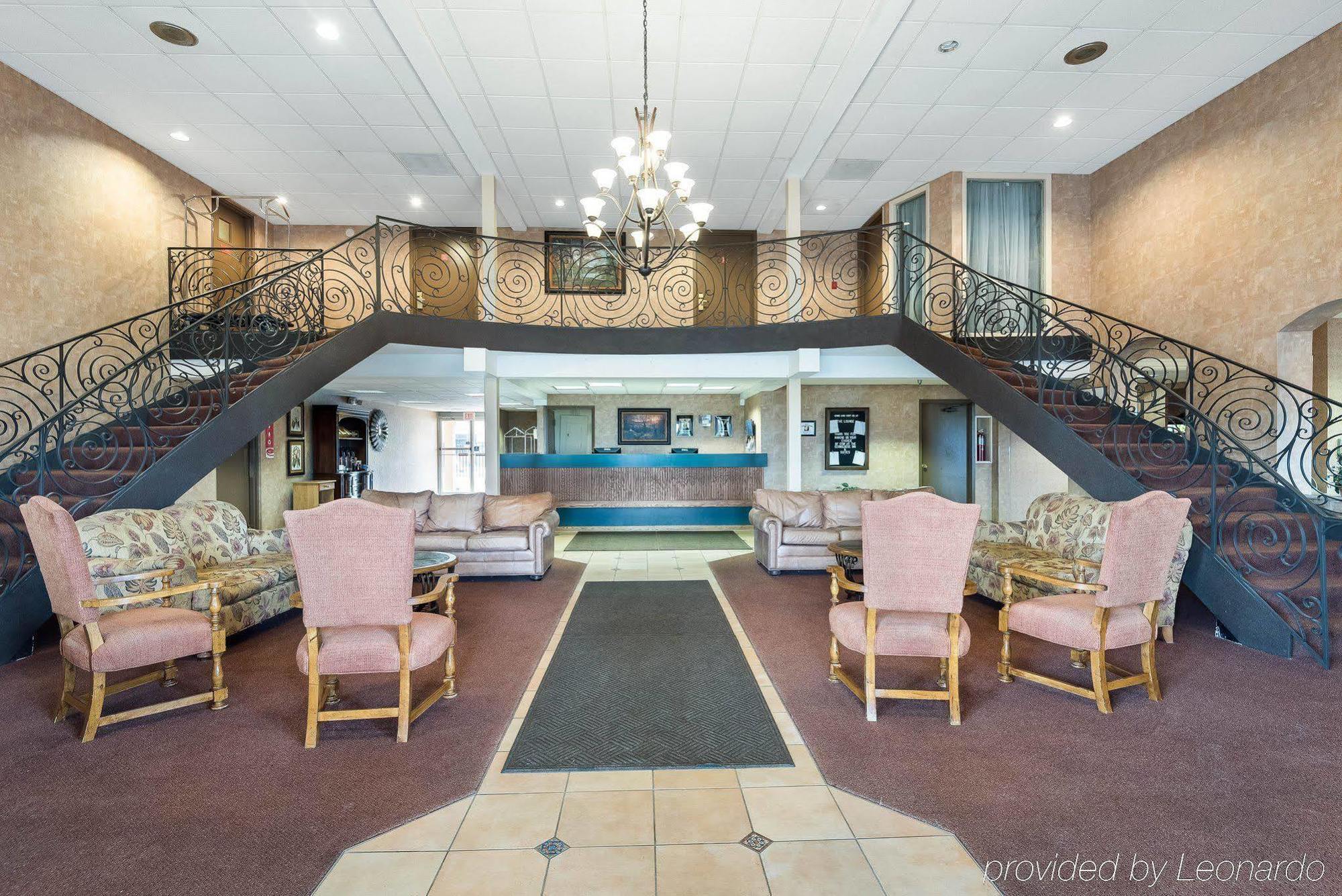 Econo Lodge Inn & Suites Triadelphia - Wheeling Zewnętrze zdjęcie
