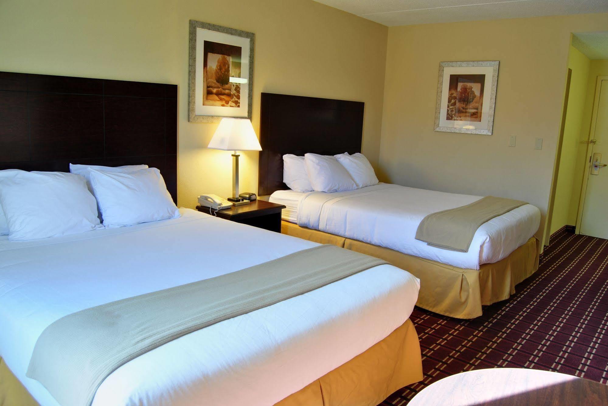 Econo Lodge Inn & Suites Triadelphia - Wheeling Zewnętrze zdjęcie